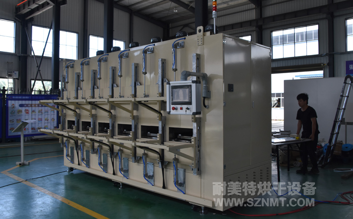 電容行業(yè)自動化對接工業(yè)烘箱